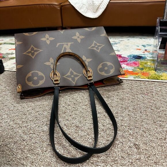 Louis Vuitton OntheGo GM Reverse Monogram Giant (Authentic) - Picture 12 of 16